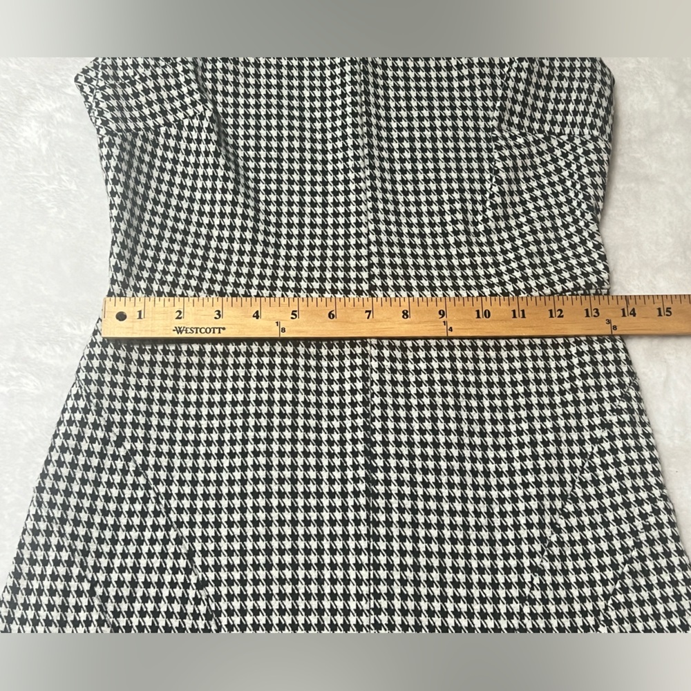 Merona Sz Small Black & White Cap Sleeve Dress. Back zipper. Flared back skirt - Picture 4 of 8